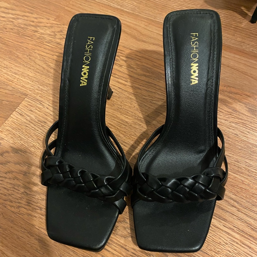 Black mule heel used twice